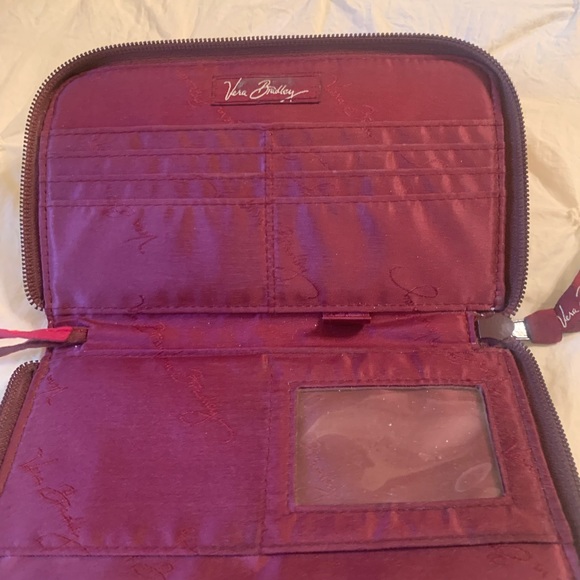 Vera Bradley purse & matching wallet. In great condition. - Picture 2 of 3